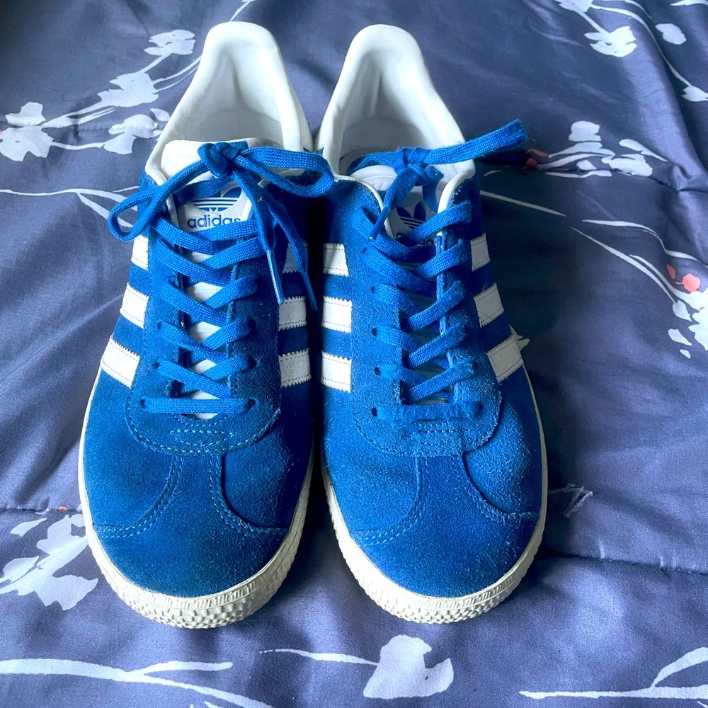 Gazelle blue adidas